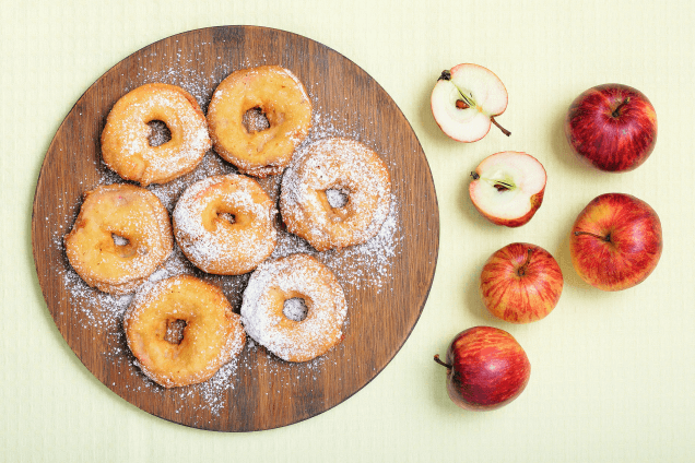 Яблочные пончики