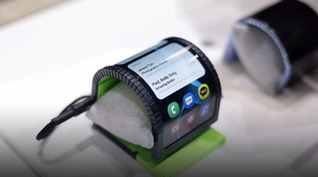 Samsung показала гибкий смартфон Cling Band в форме браслета