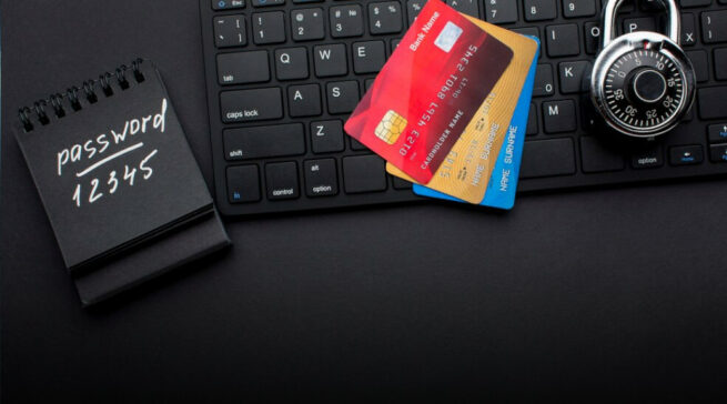 Мошенники придумали новую схему: они воруют деньги через трансляцию экрана при звонке