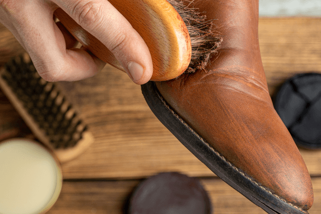 Как очистить зимнюю обувь от соли и грязи