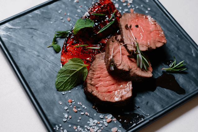 Жареное мясо с арбузом