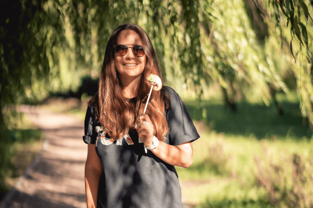 Как вести себя перед камерой