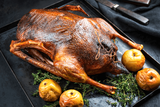 Германия: гусь с яблоками и тмином