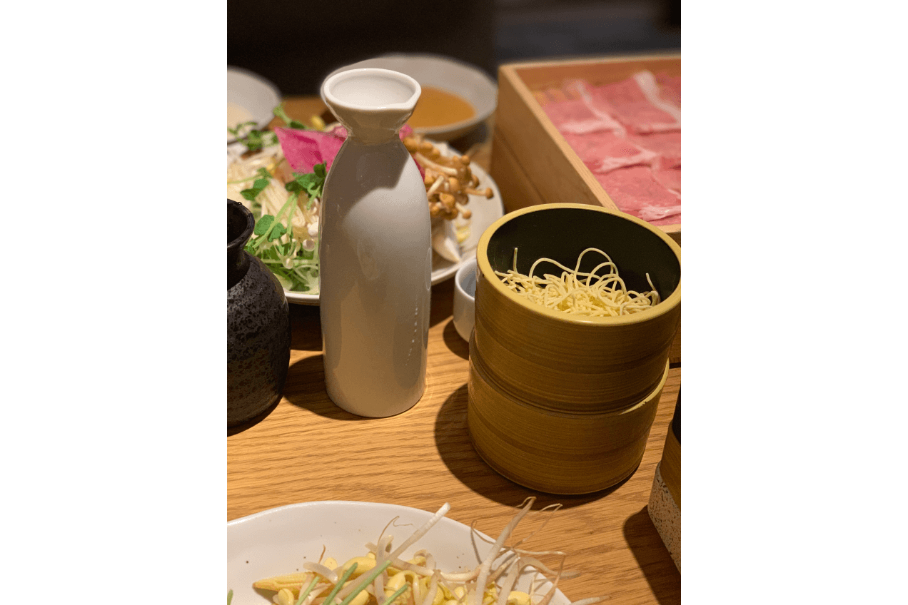 Тофу, пельмени, лапша