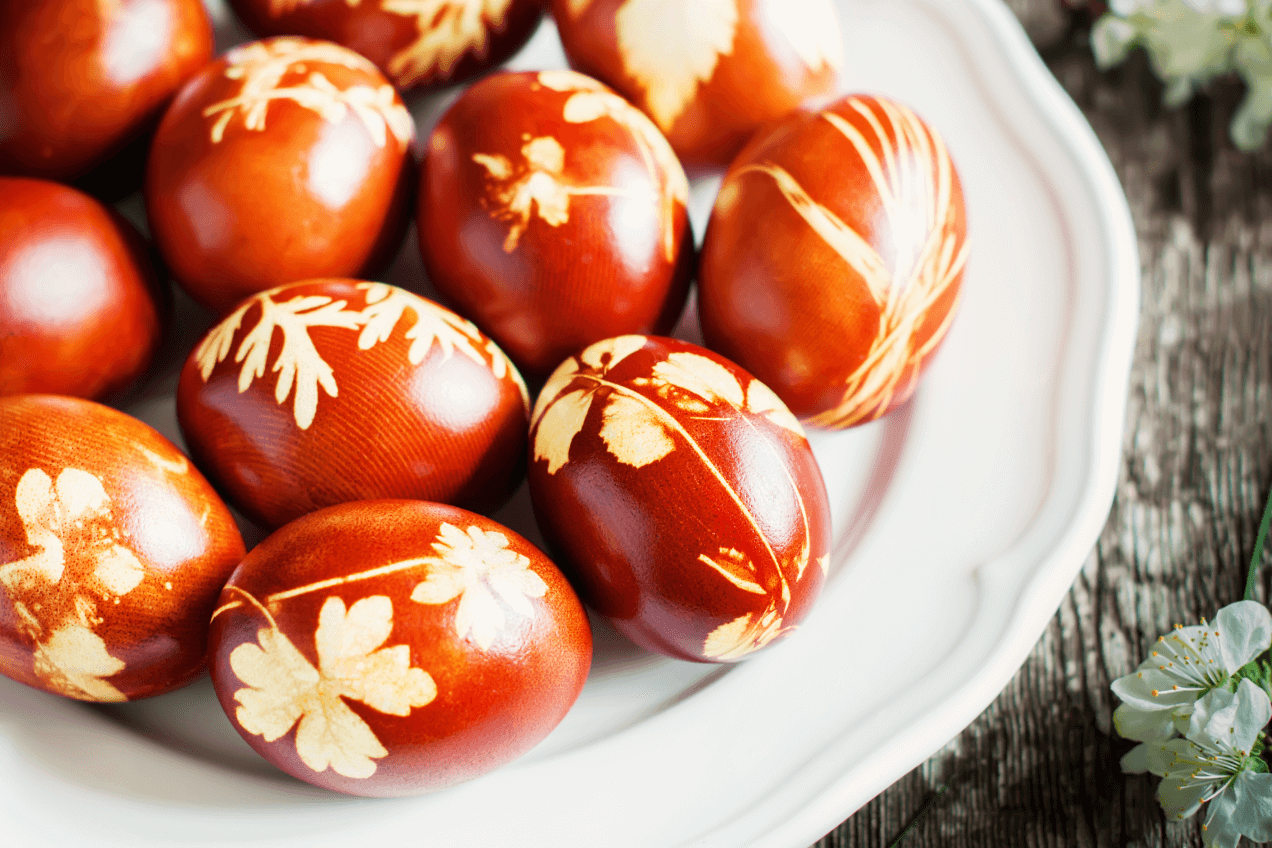 Яйца с растительным узором