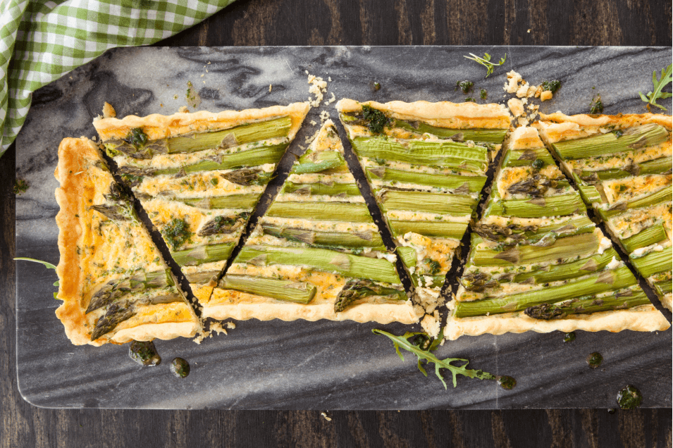 Пирог с рикоттой и спаржей