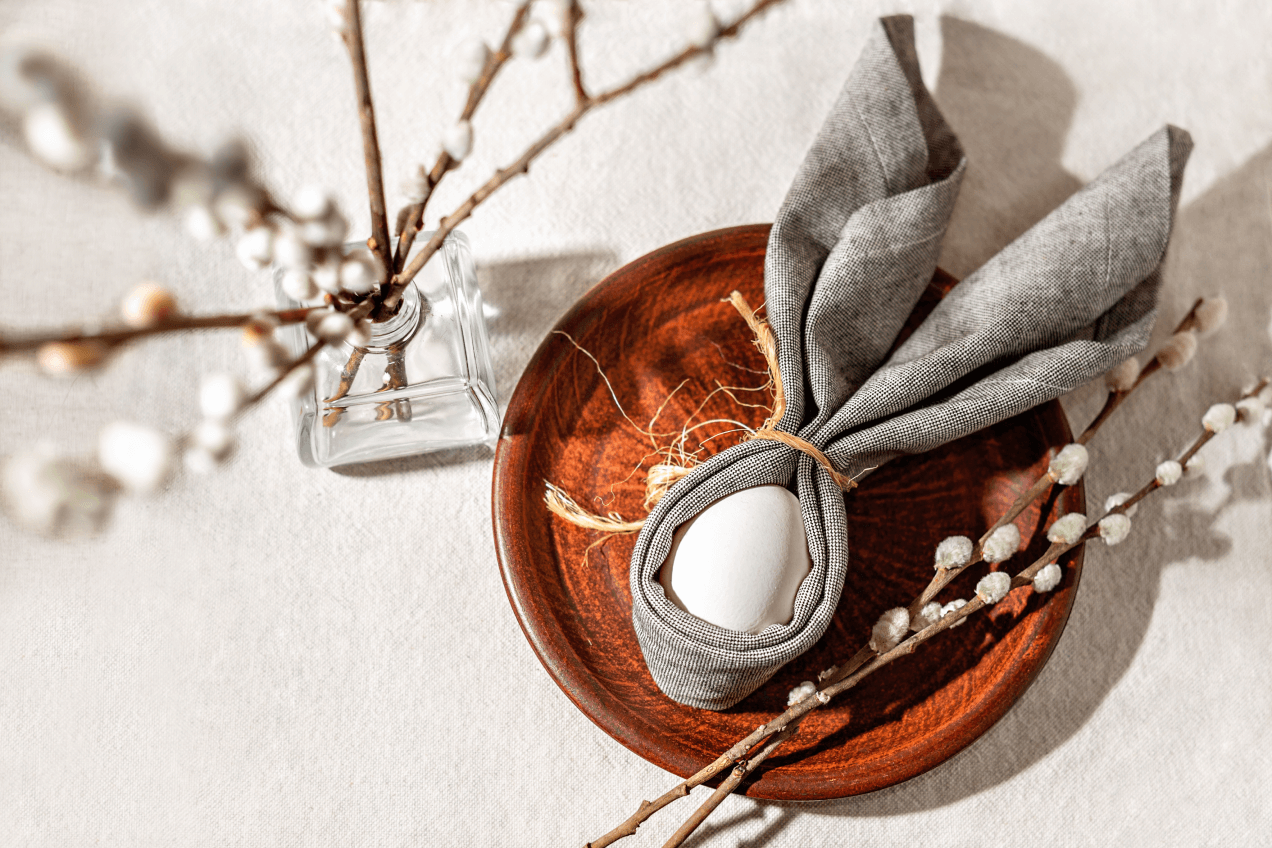 Одежда и фигурки на яйцах