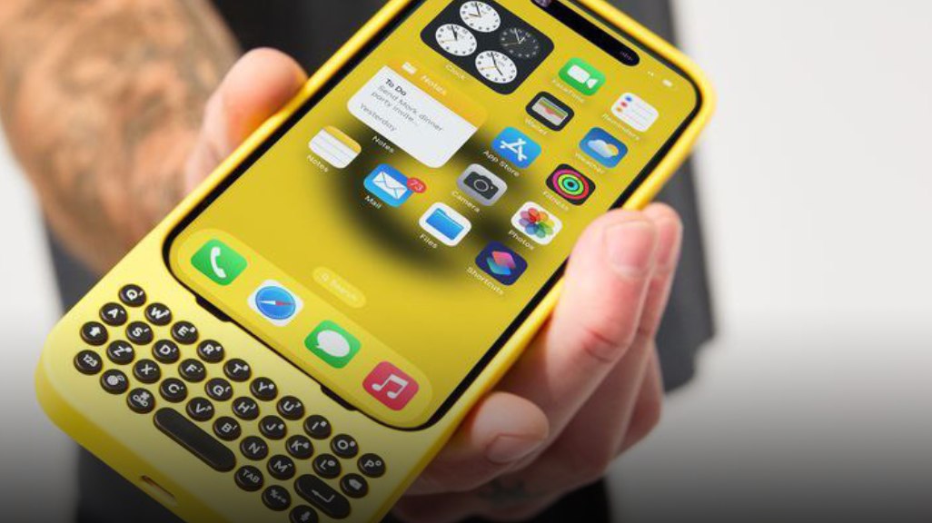 Выпущен чехол для iPhone с кнопками