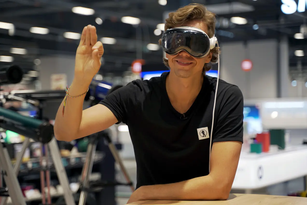 Первые впечатления: дизайн, комплектация