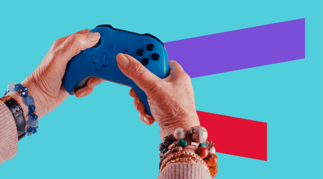 Моя бабушка курит трубку и играет в Diablo. Старшее поколение за монитором и с геймпадом